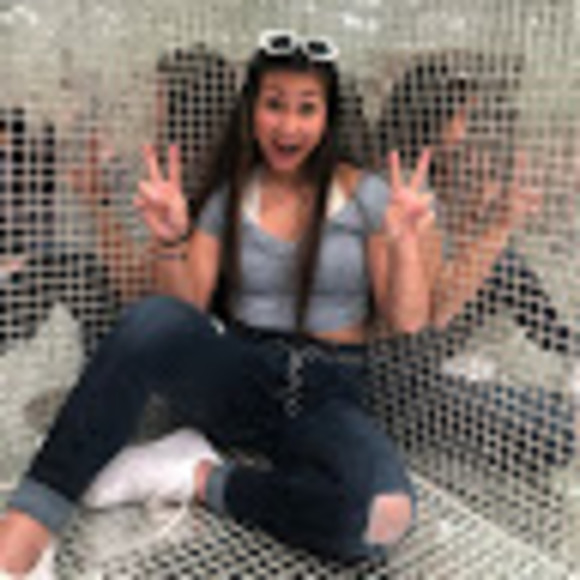 Meet your Posher, Paige - Picture 1 of 1